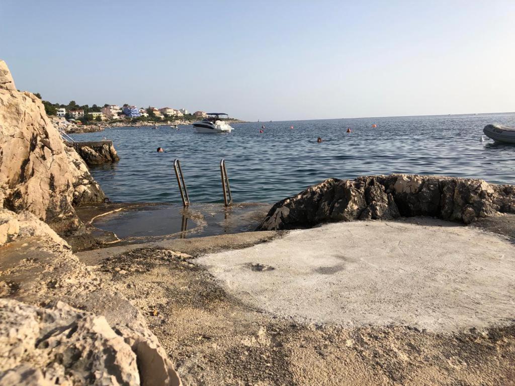 Apartmani Mares Ražanj Esterno foto