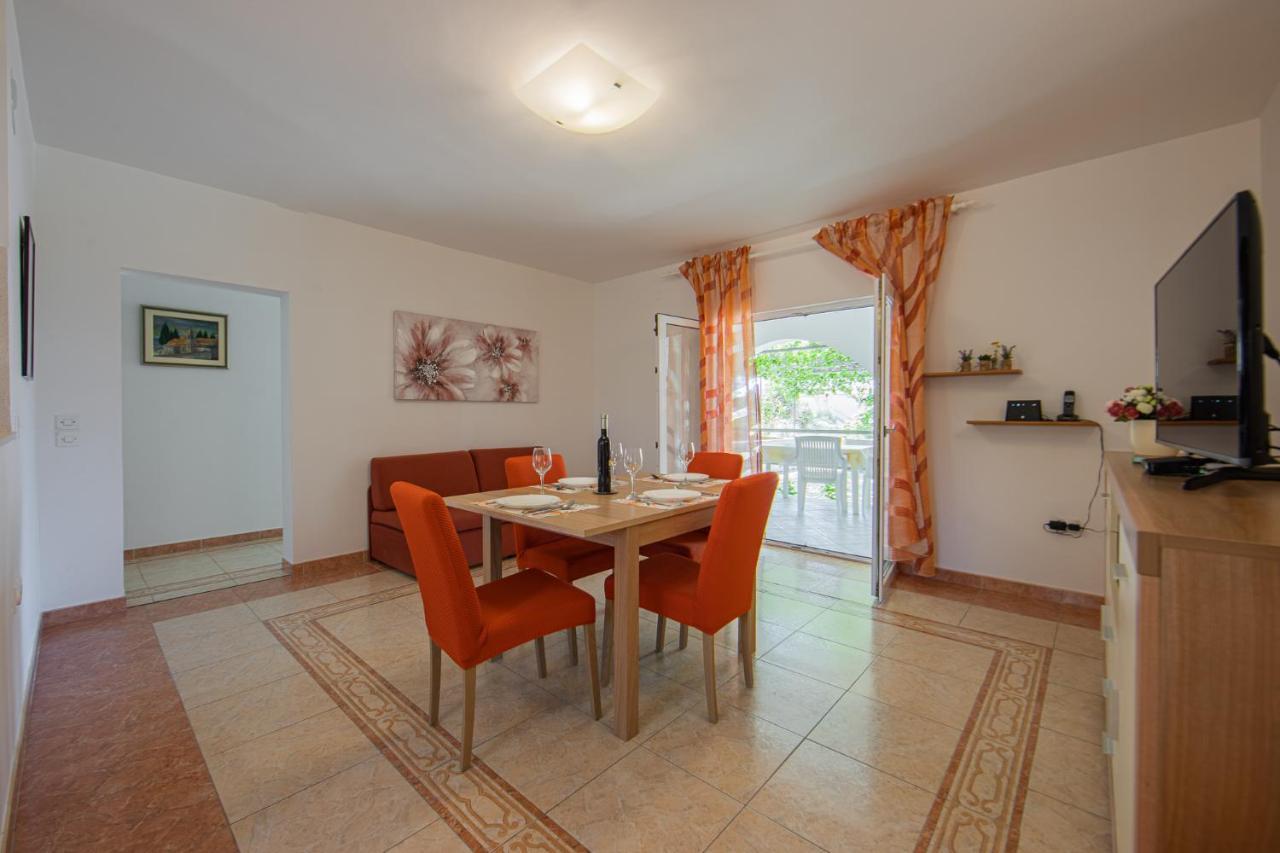 Apartmani Mares Ražanj Esterno foto