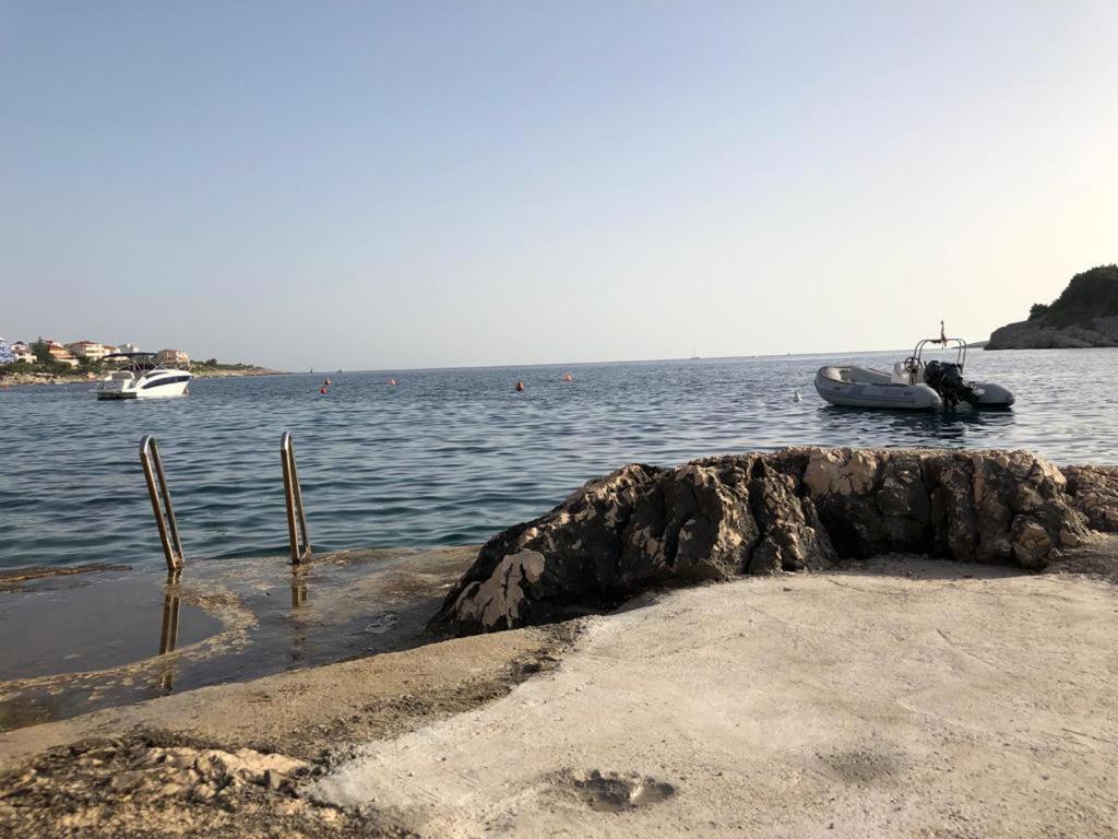 Apartmani Mares Ražanj Esterno foto